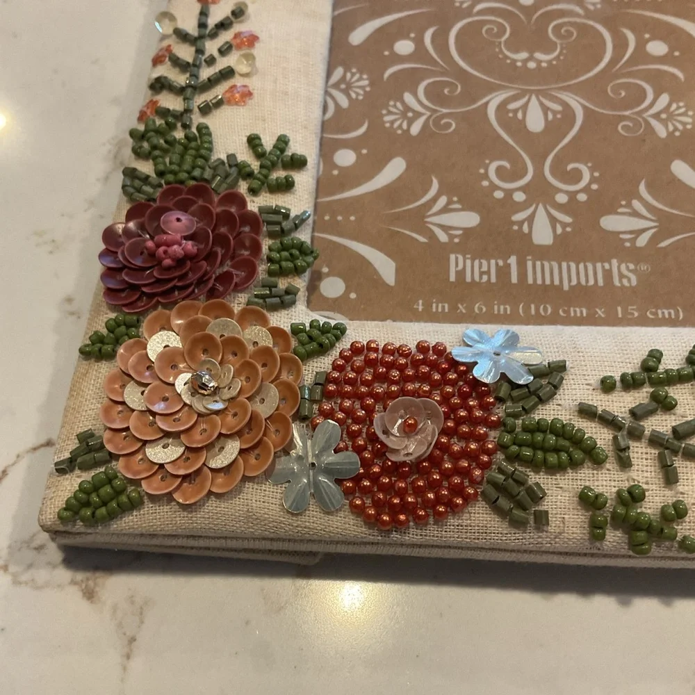 Vintage Pier 1 Floral Embellished Photo Frame - Picture 3 of 5